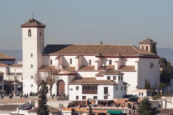 Albaicin - San Nicolas Church and mirador